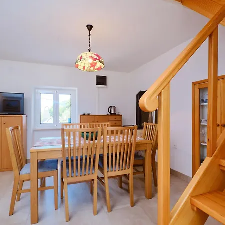 Holiday home Domus Olivae Nerezine